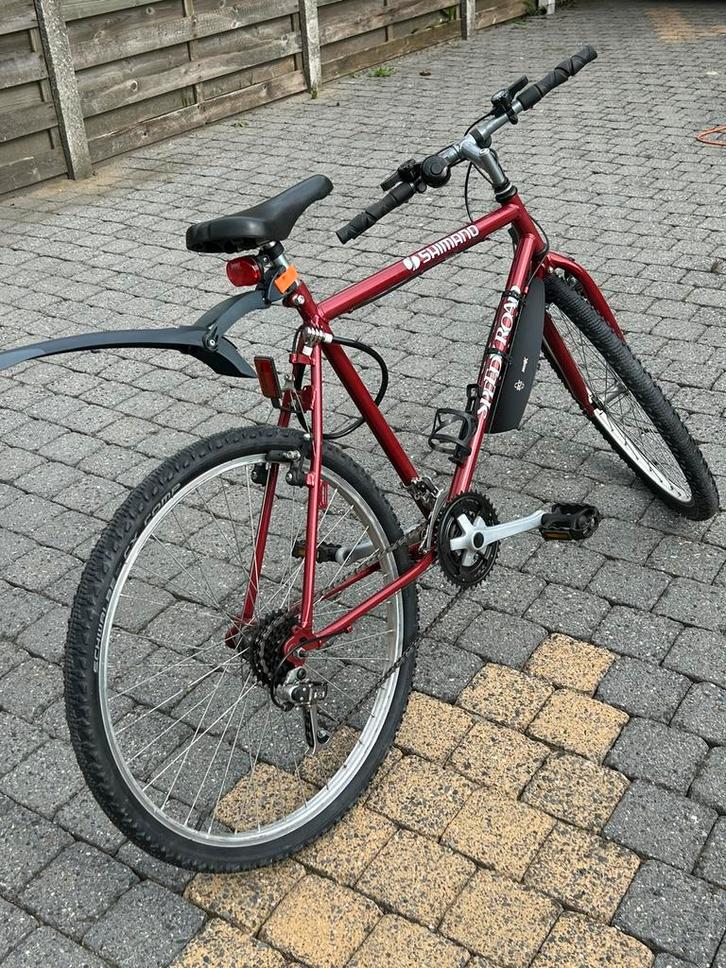 Mountainbike jongensfiets 18 versnellingen, Fietsen en Brommers, Fietsen | Heren | Sportfietsen en Toerfietsen, Zo goed als nieuw