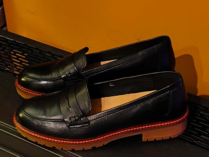 Zeer mooie zwarte lederen damesschoenen.NIEUW, Kleding | Dames, Schoenen, Nieuw, Instappers, Zwart, Ophalen