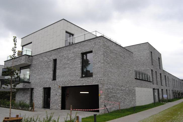 Staanplaats te huur Genk, Immo, Garages & Places de parking, Genk