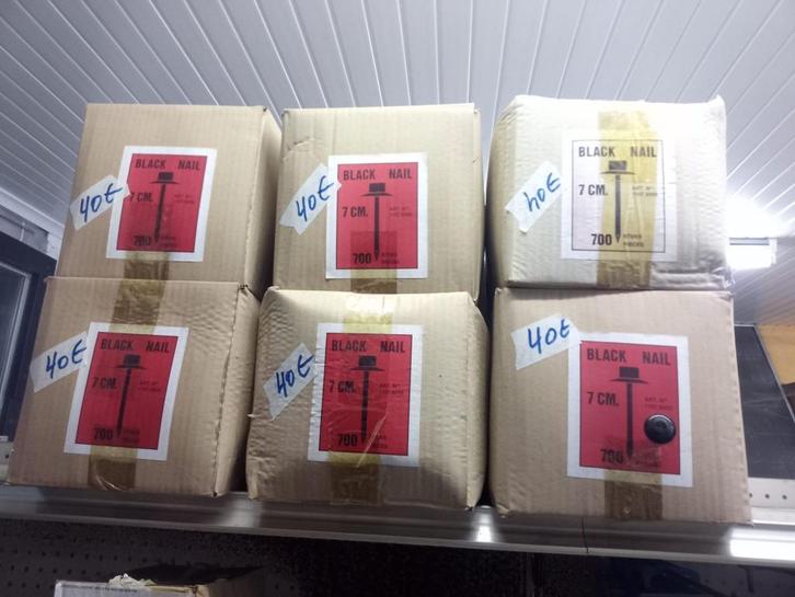 Clous, crochets, tirefonds et attaches charpente et lambris, Doe-het-zelf en Bouw, IJzerwaren en Bevestigingsmiddelen, Spijkers