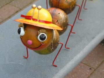 Standbeeld van een duizendpoot in smeedijzeren ronde hoed., Tuin en Terras, Ophalen, Nieuw