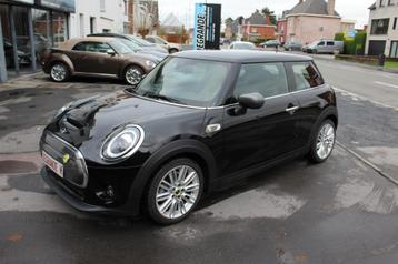 MINI Cooper SE e-Mini 28.9 kWh M  in zeer goede staat met ga, Auto's, 4 zetels, 135 kW, Leder en Stof, Zwart