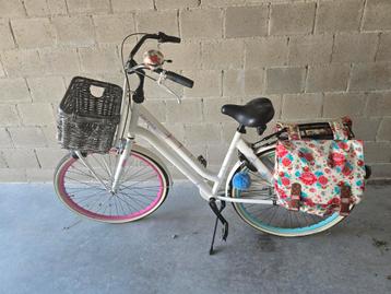 Dames fiets te koop beschikbaar voor biedingen