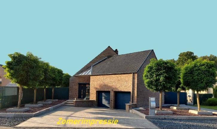 Mooi afgewerkte villa op 13a52ca, Immo, Huizen en Appartementen te koop, Provincie Limburg, 1000 tot 1500 m², Vrijstaande woning