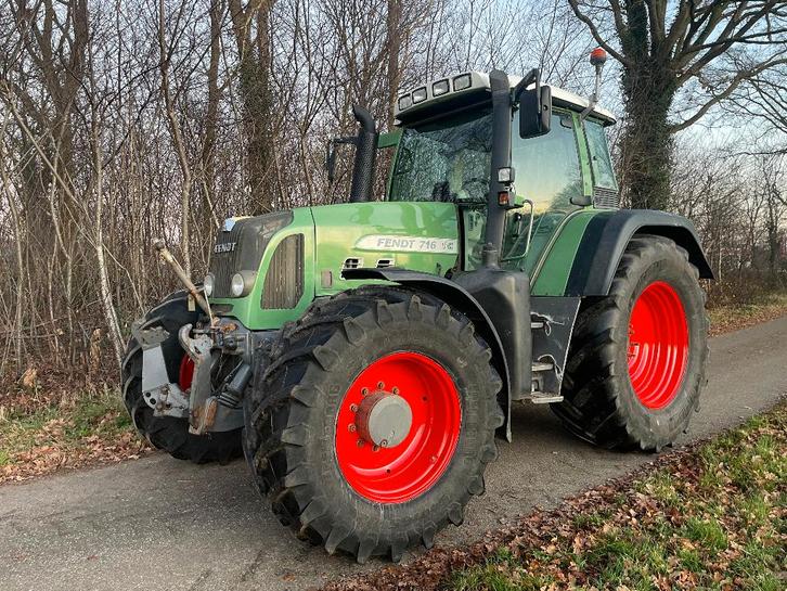 Fendt 716 en 820 vario tms com 3, Articles professionnels, Agriculture | Tracteurs, Fendt, Enlèvement ou Envoi