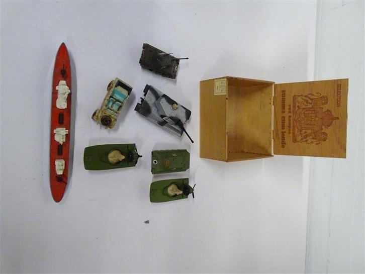 A6513. Setje Miniatuur Tanks & Legervoertuigen oa. Matchbox, Hobby en Vrije tijd, Modelbouw | Auto's en Voertuigen, Gebruikt, Ophalen of Verzenden