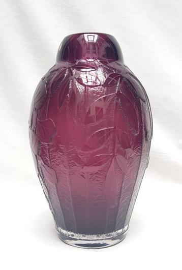 CHARDER vaas art deco Aubergine . beschikbaar voor biedingen