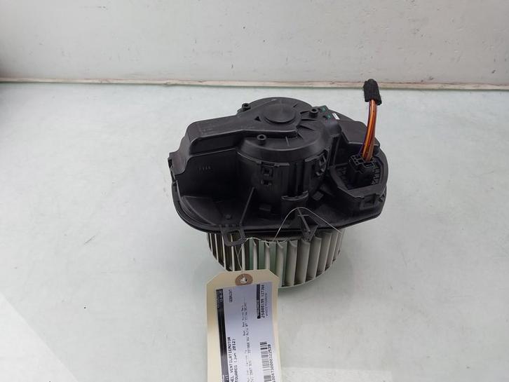 KACHEL VENTILATORMOTOR Volkswagen Touareg (7PA / PH), Auto-onderdelen, Airco en Verwarming, Volkswagen, Gebruikt