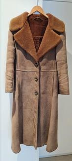 Manteau en mouton retourné, Ophalen