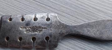oud Peugeot sleuteltje voor regeling tanden zaag