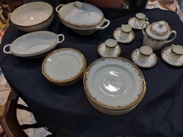 Limoges Frankrij-Onderdeel van 1 servies Lodewijk XVI-stijl beschikbaar voor biedingen