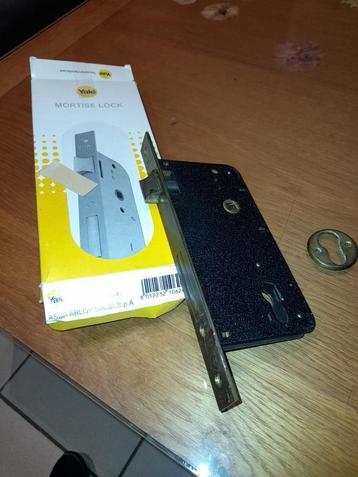 Deurslot beschikbaar voor biedingen