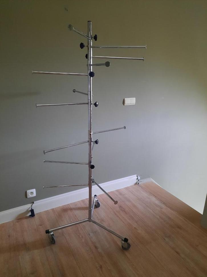 professionele metalen kapstok op wielen / aanpasbaar, Huis en Inrichting, Woonaccessoires | Kapstokken, Zo goed als nieuw, Staande kapstok