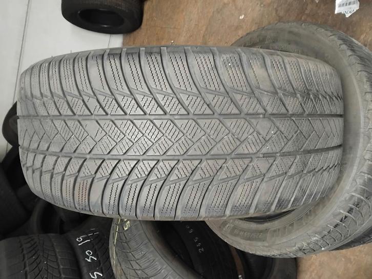 2355019  235/50/19  23550R19 winter Bridgestone, Auto diversen, Autosport-onderdelen, Zo goed als nieuw, Ophalen