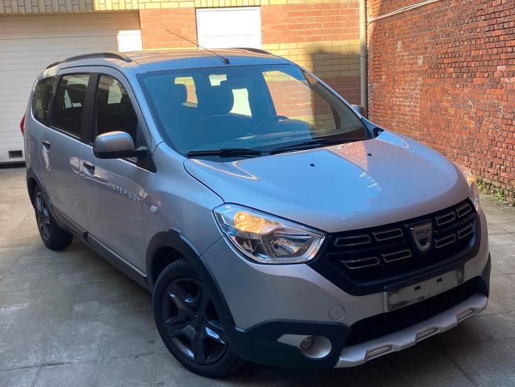 Dacia  Lodgy Stepway 1.2i Essence Euro 6b 2/2018 7 Places, Auto's, Dacia, Bedrijf, Te koop, Lodgy, ABS, Achteruitrijcamera, Airbags