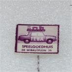 SP0818 Speldje Speelgoedhuis Teba Dr. Wibautplein 6 Schiedam, Collections, Broches, Pins & Badges, Utilisé, Enlèvement ou Envoi