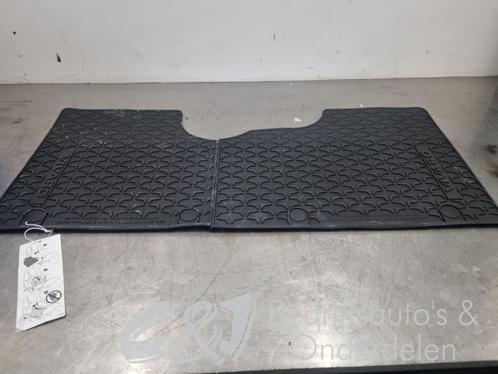 Kit tapis d'un Opel Vivaro, Autos : Pièces & Accessoires, Habitacle & Garnissage, Opel, Neuf, Enlèvement ou Envoi