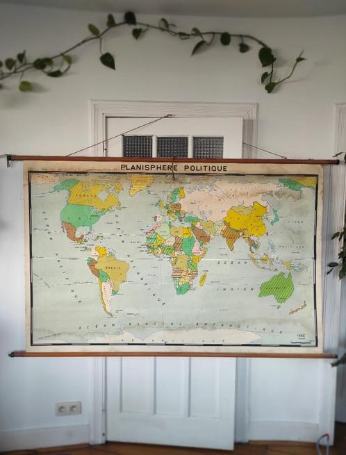 !!! Jolie carte du monde scolaire vintage !!!, Antiek en Kunst, Antiek | Schoolplaten, Ophalen