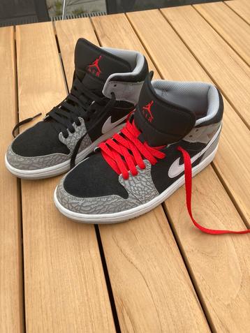 Jordan 1 mid elephant print, Enlèvement, Comme neuf, Nike air Jordan