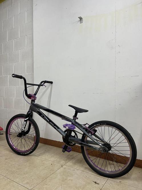 BMX Meybo pro 22 - 20 inch, Fietsen en Brommers, Fietsen | Crossfietsen en BMX, Zo goed als nieuw, Aluminium, Ophalen