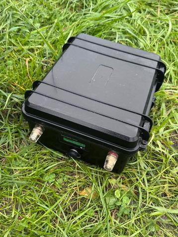 Lithium battery 80AH 12v waterdichte case beschikbaar voor biedingen