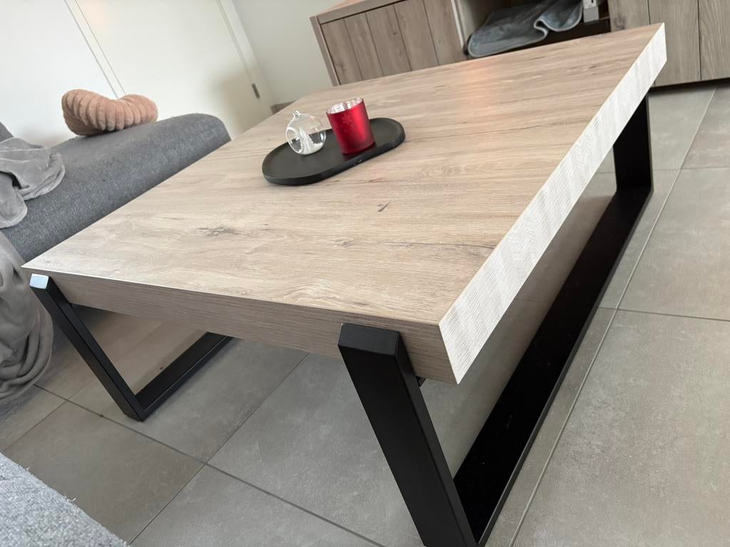 Lucca salontafel, Enlèvement