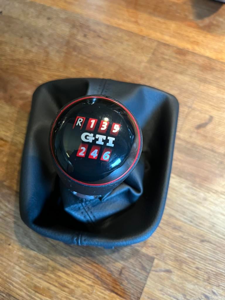 POMMEAU LEVIER DE VITESSE GOLF GTI, Autos : Pièces & Accessoires, Enlèvement ou Envoi, Volkswagen