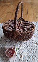 Klein brocante rieten hengelmandje met klepdekseltjes, Antiek en Kunst, Ophalen of Verzenden
