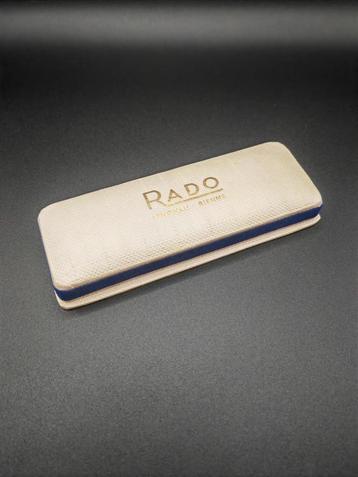 Rado vintage blauwe of rode hoes beschikbaar voor biedingen