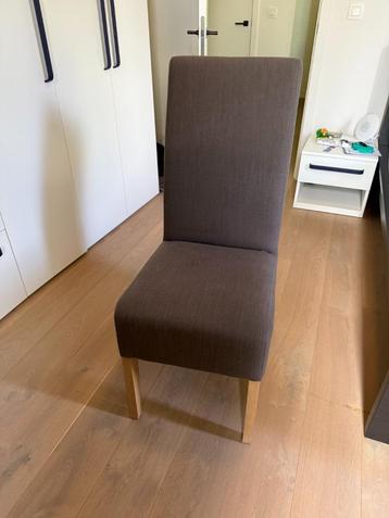 Eetkamer stoel beschikbaar voor biedingen