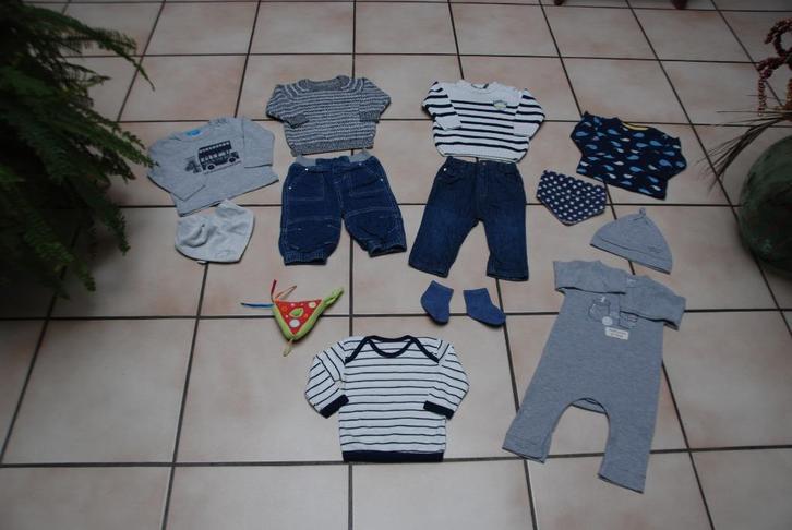 Kavel met kleding voor babyjongens T68: T-shirts, pyjama's, Kinderen en Baby's, Babykleding | Maat 68, Zo goed als nieuw, Jongetje