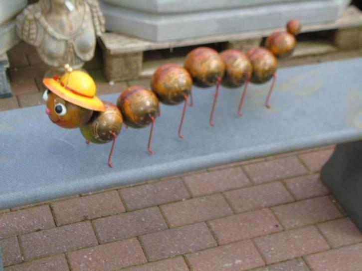 Standbeeld van een duizendpoot in smeedijzeren ronde hoed., Tuin en Terras, Tuinwanddecoratie, Nieuw, Ophalen