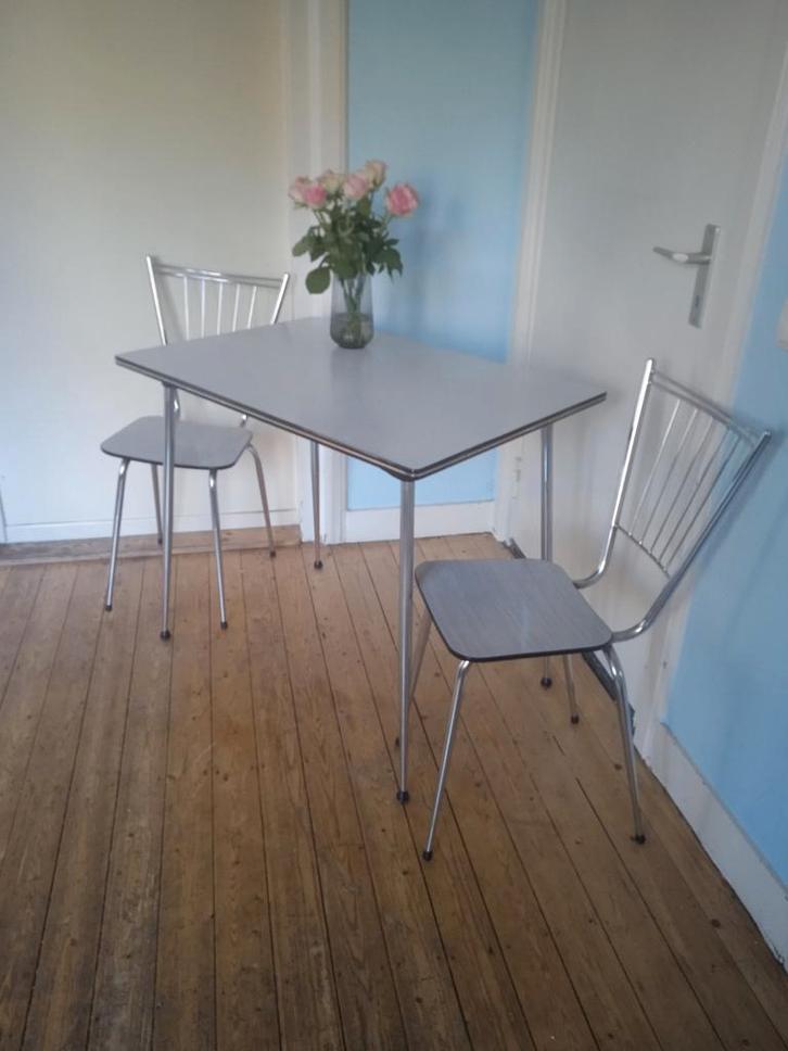 Cette table française avec chaises est accompagnée d'une bag, Maison & Meubles, Tables | Tables à manger, Comme neuf, Rectangulaire