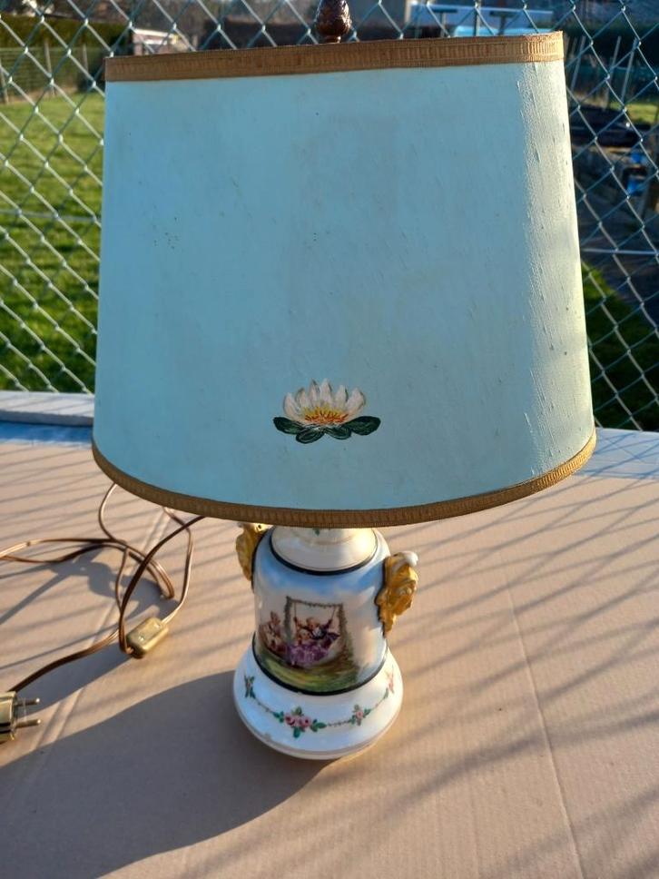 très belle ancienne lampe pied porcelaine, Antiquités & Art, Antiquités | Éclairage, Enlèvement ou Envoi