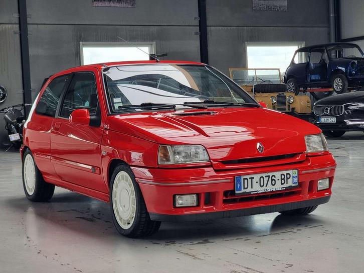 Renault Clio 18i 16v (bj 1991), Auto's, Oldtimers, Te koop, Lederen bekleding, Lichtmetalen velgen, Radio, Renault, Benzine, Berline