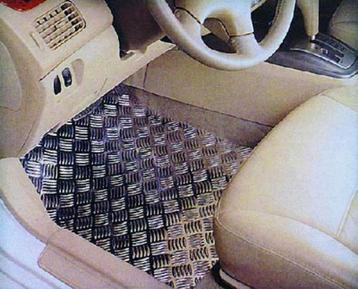Aliminium mat voor optische auto Tuning, 120x55cm beschikbaar voor biedingen