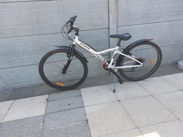 Jongenfiets 24 inch in zeer goed staat beschikbaar voor biedingen