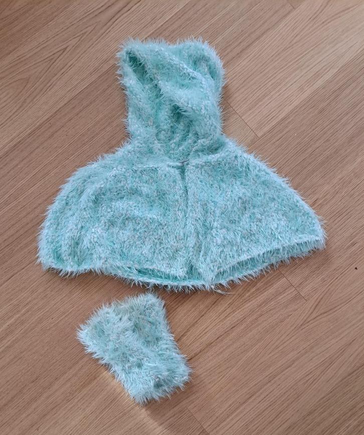 cape en vingerloze wanten met hoog knuffelgehalte, Kinderen en Baby's, Kinderkleding | Mutsen, Sjaals en Handschoenen, Gebruikt