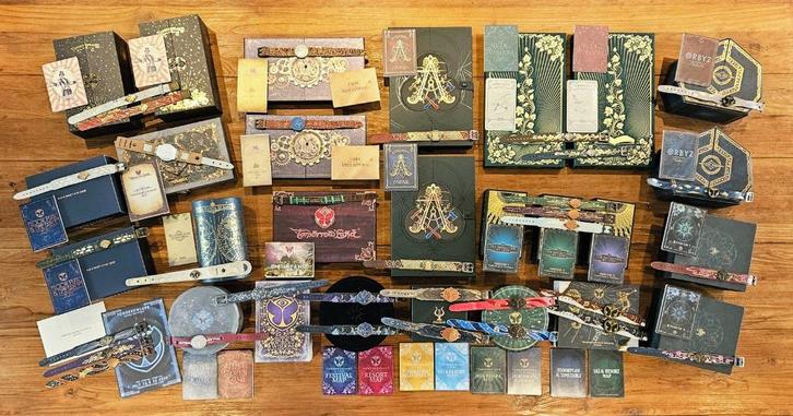 Tomorrowland Ultra Collector Bundle van 2013 --> 2025, Verzamelen, Overige Verzamelen, Gebruikt, Ophalen of Verzenden