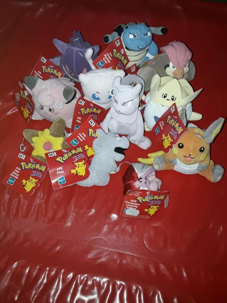 Pokémon beanie plush hasbro vintage 1998 - 2000 met tags, Hobby en Vrije tijd, Verzamelkaartspellen | Pokémon, Zo goed als nieuw
