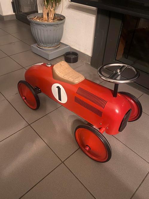 Metalen trapauto – Klassieke rode racewagen, Antiek en Kunst, Antiek | Speelgoed, Ophalen of Verzenden