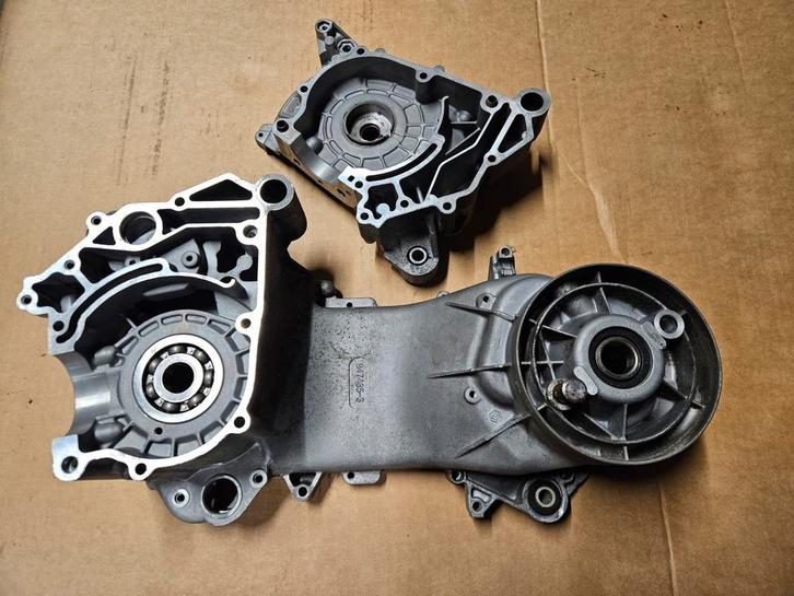 Carters piaggio zip 4 takt, Vélos & Vélomoteurs, Pièces de cyclomoteur | Général, Comme neuf, Bloc, Enlèvement ou Envoi