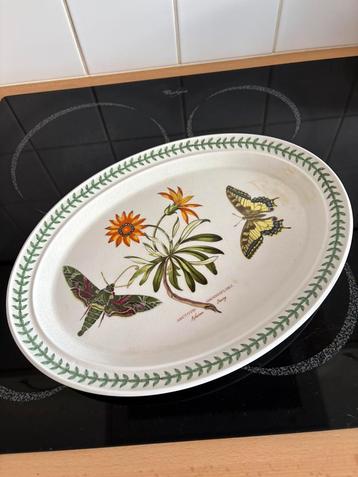 Lot d’assiettes motifs floraux et papillons beschikbaar voor biedingen
