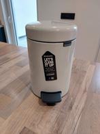 Poubelle de toilettes Brabantia, Enlèvement, À pédale