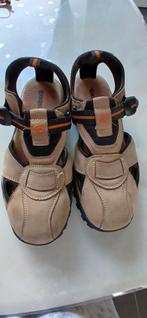 Des sandales en cuir pointure 43, Enfants & Bébés, Vêtements de bébé | Chaussures & Chaussettes, Enlèvement ou Envoi