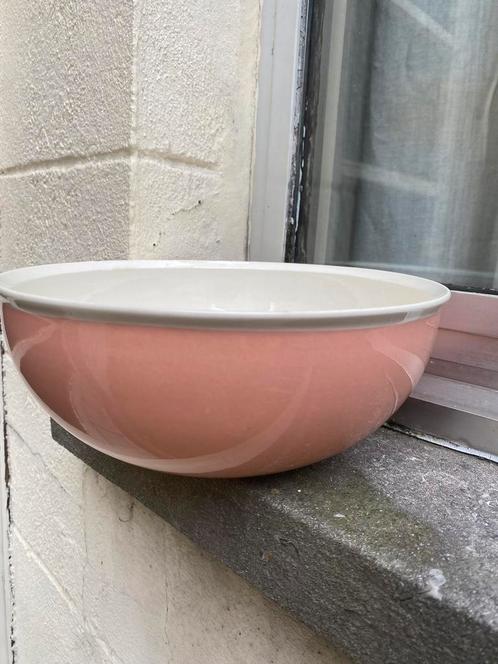 BOCH Keralux pastel roze bowl, Antiquités & Art, Antiquités | Plateaux, Enlèvement ou Envoi