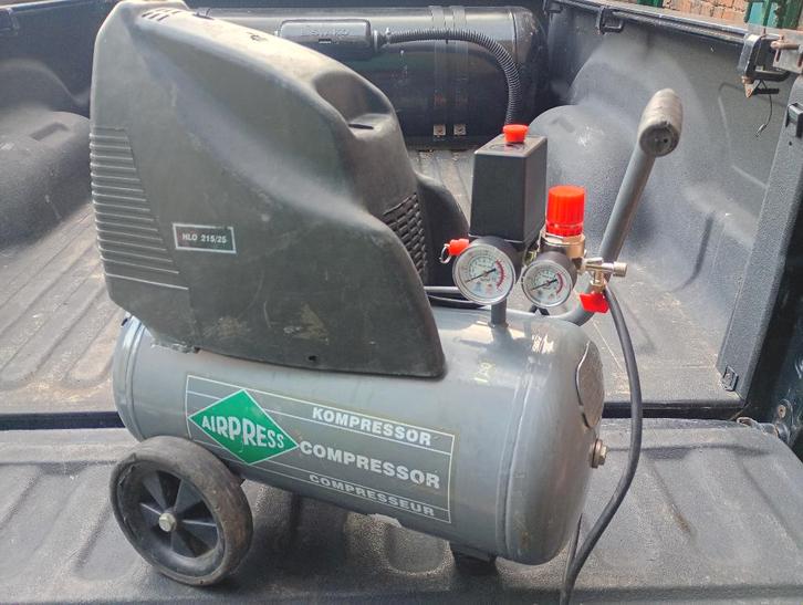 Compresseur 25L, Bricolage & Construction, Compresseurs, Utilisé, 6 à 10 bars, 25 à 100 litres, 200 à 400 litres/min, Mobile, Enlèvement