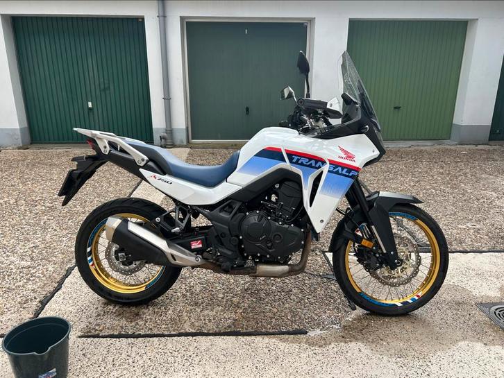 Honda Transalp 750 te koop met nog 3 jaar fabrieksgarantie., Motoren, Motoren | Honda, Particulier, Quickshifter, Ophalen