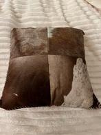 Sierkussen in koeienvel. Vierkant 43 cm, Huis en Inrichting, Woonaccessoires | Kussens, Ophalen, Zo goed als nieuw, Vierkant