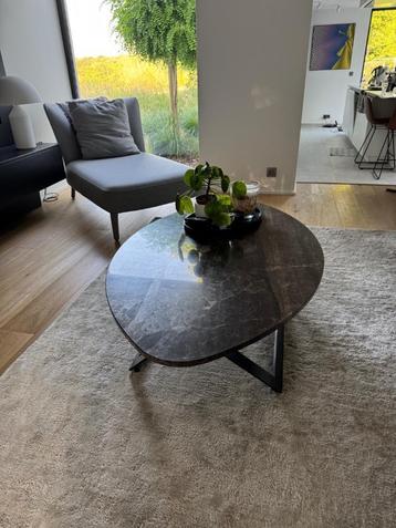 Table basse en marbre  beschikbaar voor biedingen